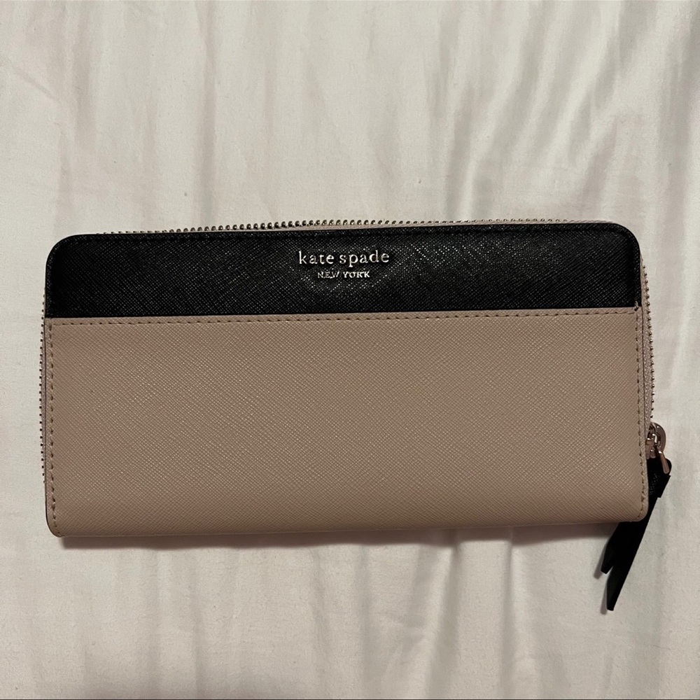 Kate Spade Large Staci Wallet in Black and Warm Beige
